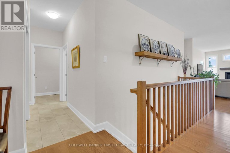 28739997/893-artemis-circle/manotick-south-to-roger-stevens/ottawa/ontario/K4M0H7_5