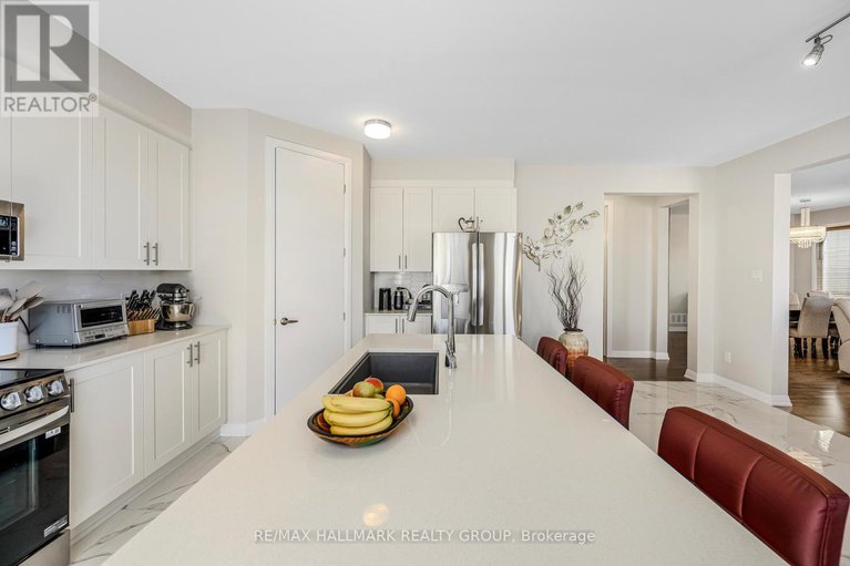 28506453/643-terrier-circle-w/goulbourn-twp-from-franktown-rdsouth-to-rideau/ottawa/ontario/K0A2Z0_16