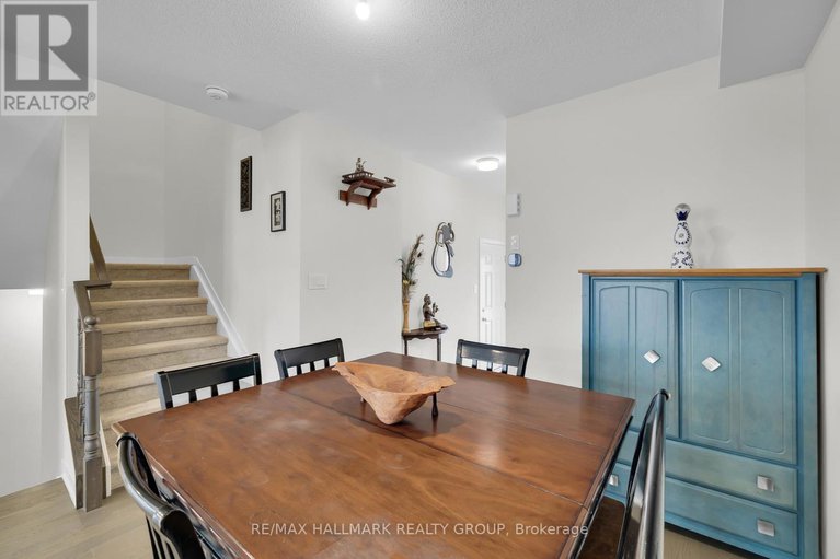 29156490/1076-curraglass-walk/stittsville-north/ottawa/ontario/K2S3A3_26