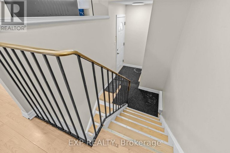 29657296/i-5-banner-road/sheahan-estatestrend-village/ottawa/ontario/K2H8T3_3