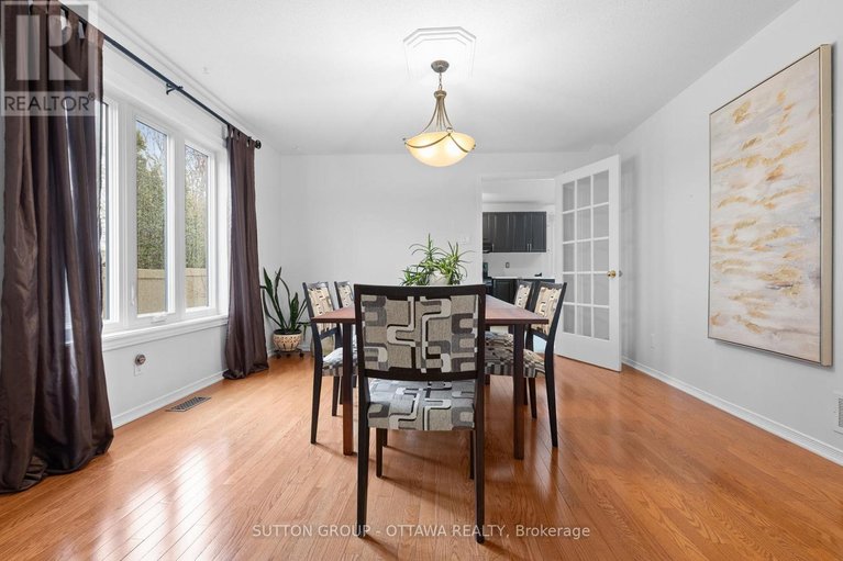 29615591/540-des-conifers-crescent/fallingbrookgardenway-south/ottawa/ontario/K4A3E2_6