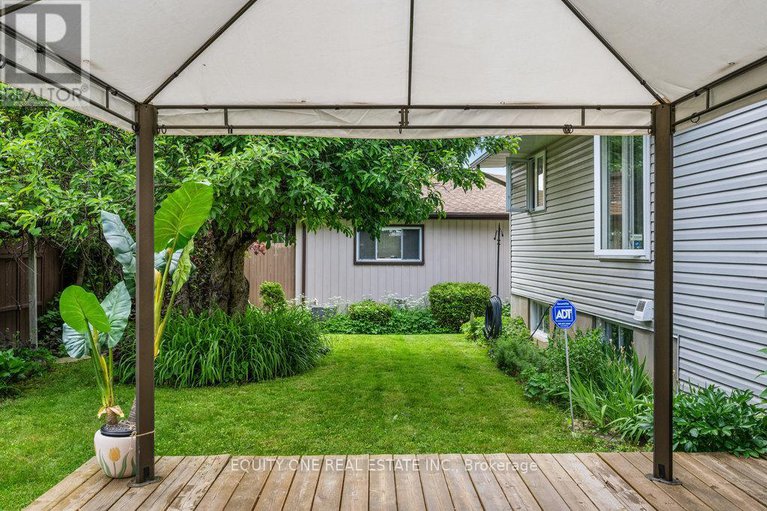 28495374/542-sirois-avenue/overbrookcastle-heights/ottawa/ontario/K1K1H4_45