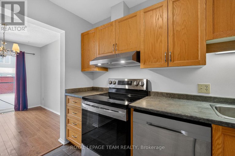 29325603/42-oakhaven-private-s/overbrookcastle-heights/ottawa/ontario/K1K4K1_13