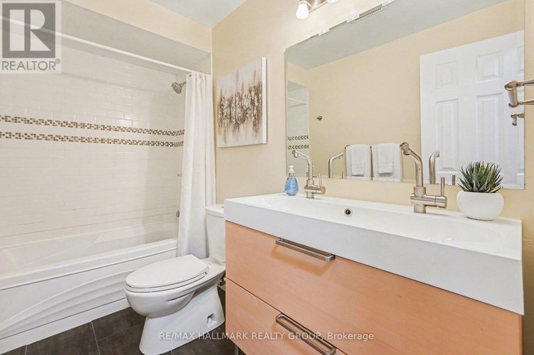 29623679/907e-elmsmere-road/beacon-hill-south/ottawa/ontario/K1J8G4_17