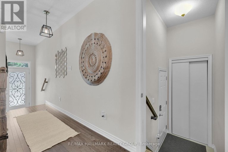 29239376/229-meadowbreeze-drive/emerald-meadowstrailwest/ottawa/ontario/K2M3A6_29