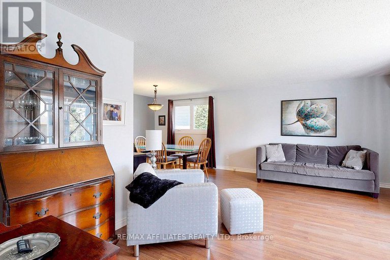 28705540/22-red-maple-crescent/blackburn-hamlet/ottawa/ontario/K1B3Z3_8