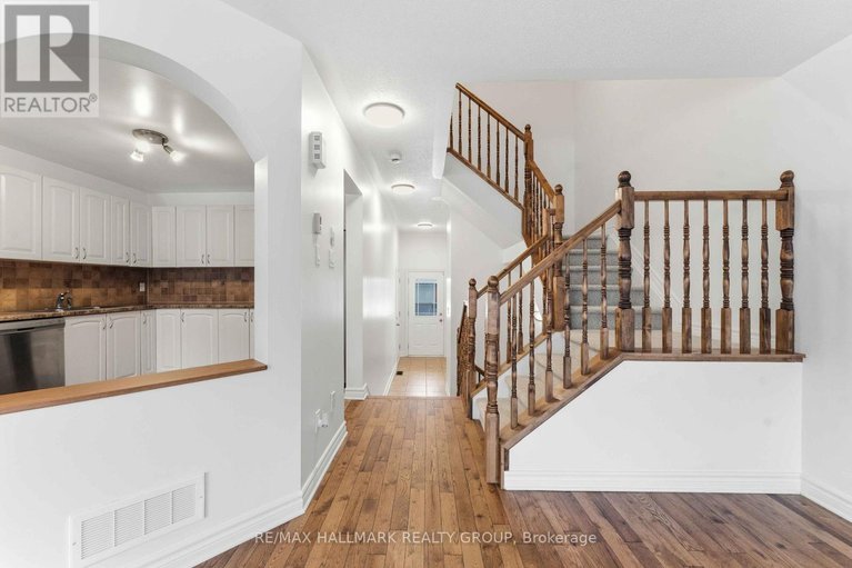 29099475/123-silvermoon-crescent/avalon-east/ottawa/ontario/K4A0P5_6