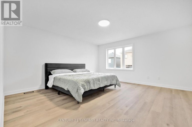 28493043/12-marabrooke-street/strandherd/ottawa/ontario/K2G7A1_21