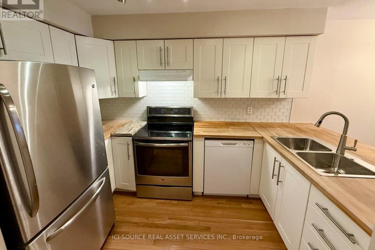 29473926/8-blue-moon-private/manor-park/ottawa/ontario/K1K4K6_2