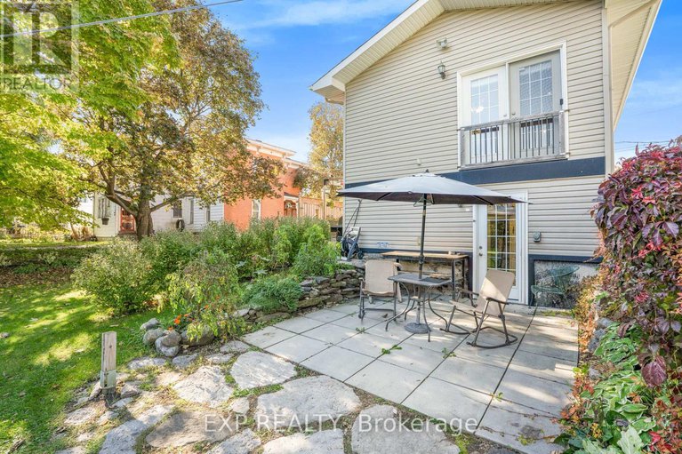 28642527/93-high-street/vankleek-hill/champlain/ontario/K6A1B4_23