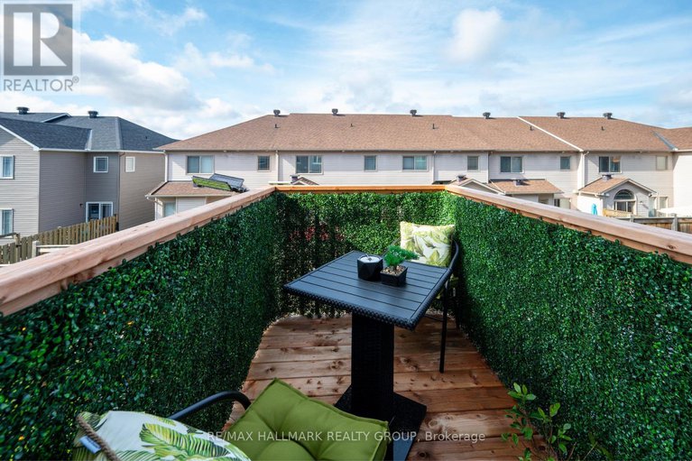 28906810/351-falsetto-street/mer-bleuebradley-estatesanderson-park/ottawa/ontario/K1W0S6_16