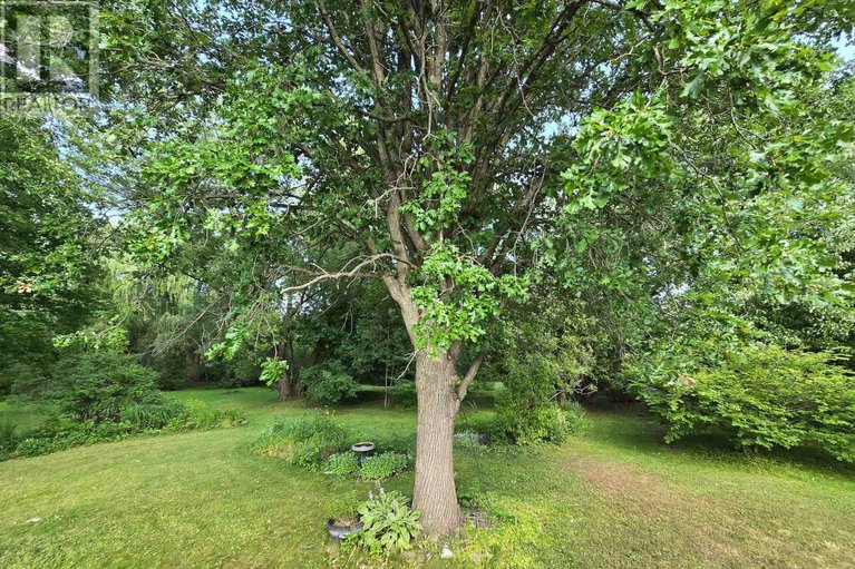 28656808/6481-rideau-valley-drive-n/manotick-south-to-roger-stevens/ottawa/ontario/K4M1B3_38