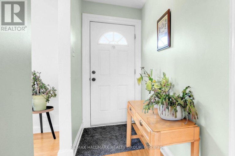 28890244/23-elvina-street/cardinal-heights/ottawa/ontario/K1J7L2_5