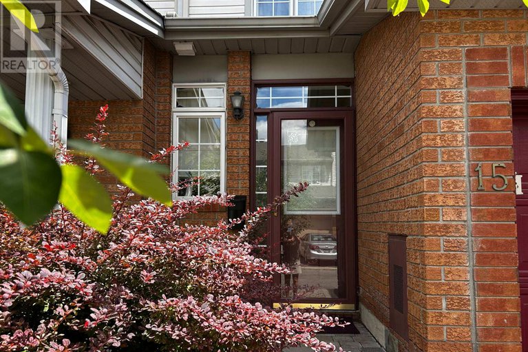 28666132/15-santa-cruz-private/riverview-park/ottawa/ontario/K1G6M5_2