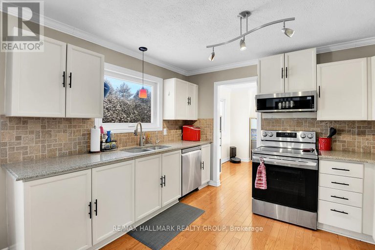 29304651/79-bourdeau-crescent/embrun/russell/ontario/K0A1W0_11