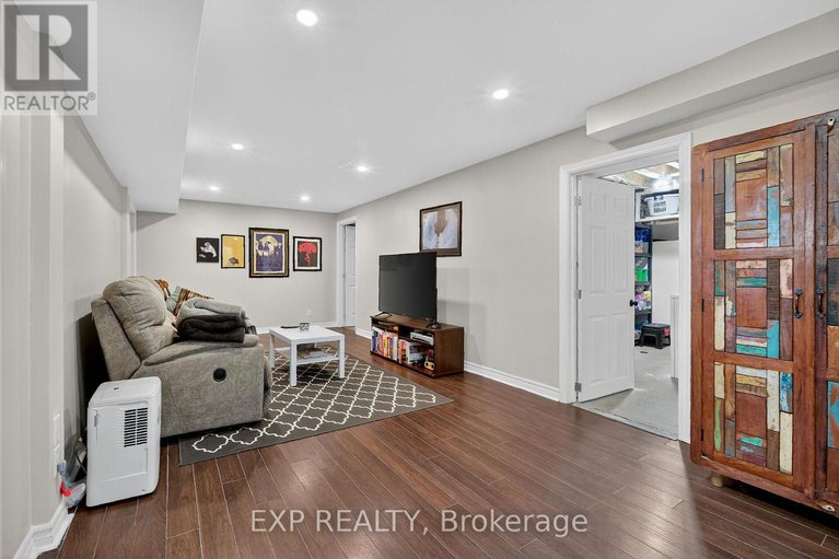 29258512/544-loucks-drive/village-of-russell/russell/ontario/K4R1B6_26