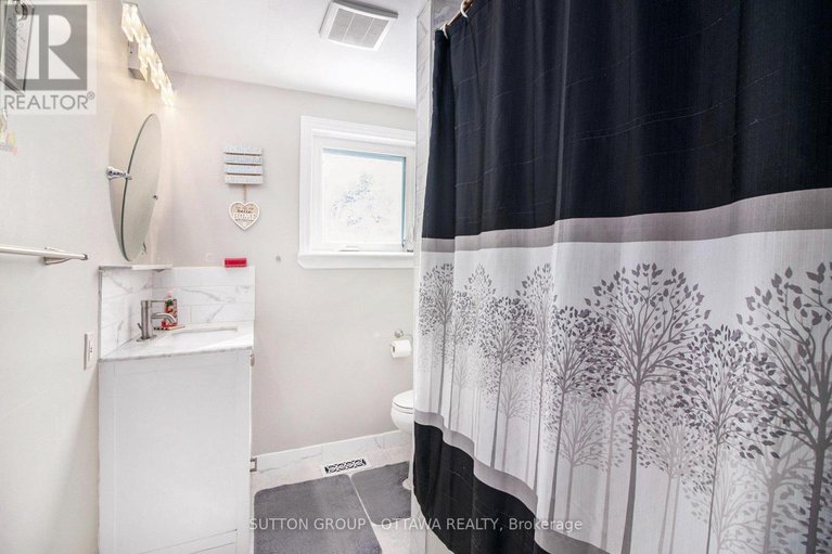 28564985/848-borland-drive/chatelaine-village/ottawa/ontario/K1E1X5_12