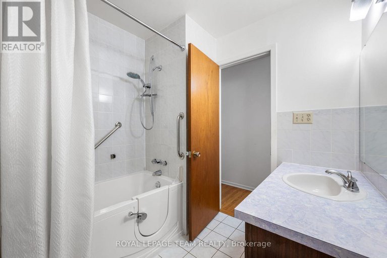 28997757/1665-fisher-avenue/carleton-heights/ottawa/ontario/K2C1X9_16