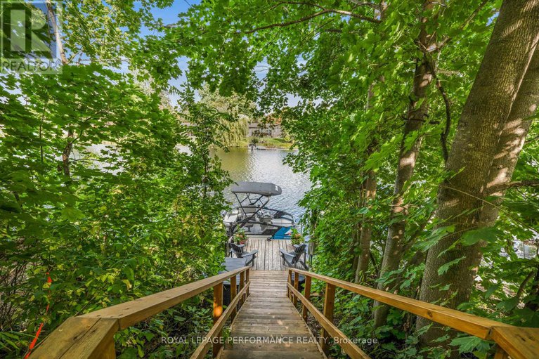 28930470/5583-manotick-main-street/manotick-village-manotick-estates/ottawa/ontario/K4M1A9_45