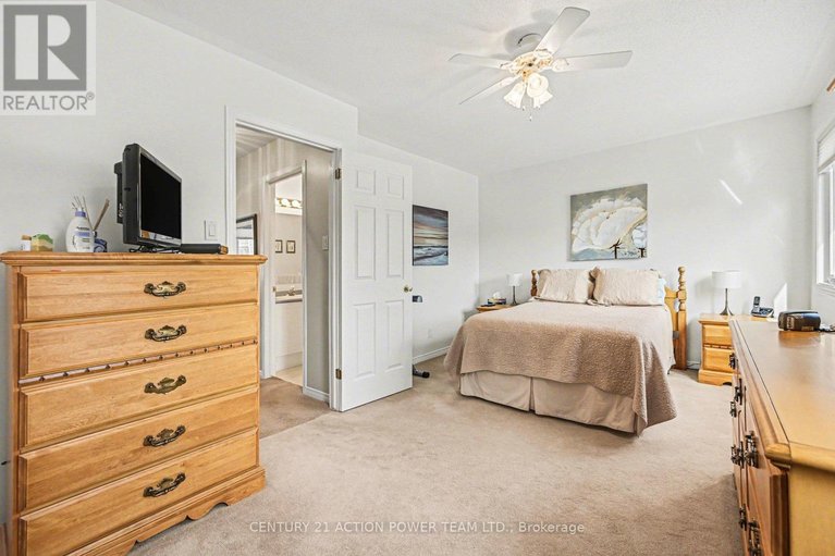 29643950/18-teeswater-street/beaverbrook/ottawa/ontario/K2K2W9_16