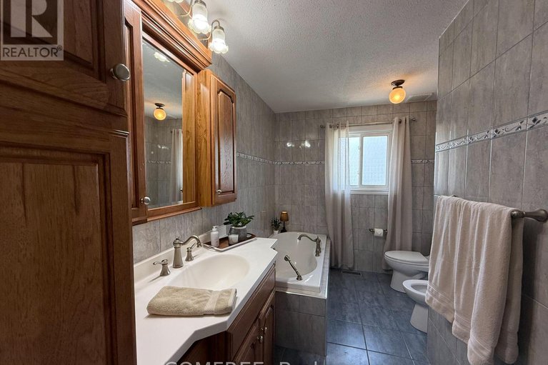 28637326/64-menard-street/embrun/russell/ontario/K0A1W1_12