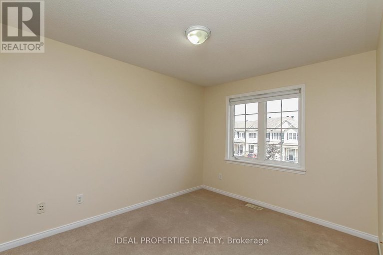 28714023/565-pepperville-crescent-n/emerald-meadowstrailwest/ottawa/ontario/K2M0E6_21