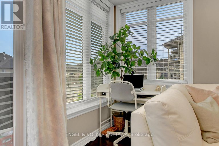 29300769/e-188-hornchurch-lane/longfields/ottawa/ontario/K2J2T3_14