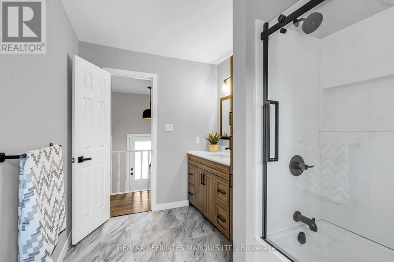 28328340/18222-patrick-street/south-glengarry-charlottenburgh-twp/south-glengarry/ontario/K0C2J0_23