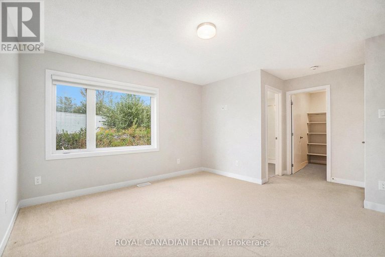 28892633/93-pizzicato-street/mer-bleuebradley-estatesanderson-park/ottawa/ontario/K1W0S3_11