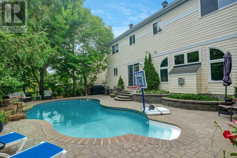 29353202/35-crantham-crescent/stittsville-central/ottawa/ontario/K2S1R2_44