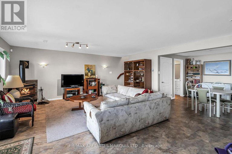 28599755/6796-st-louis-point-road/south-glengarry-charlottenburgh-twp/south-glengarry/ontario/K0C2E0_32