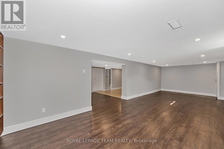 28729162/12-largo-crescent/meadowlandscrestview/ottawa/ontario/K2G3C7_30