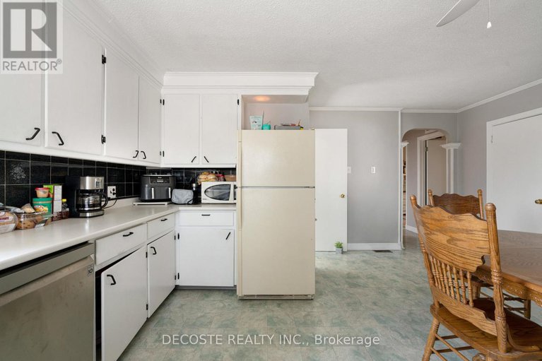28631959/292-main-street/alexandria/north-glengarry/ontario/K0C1A0_9