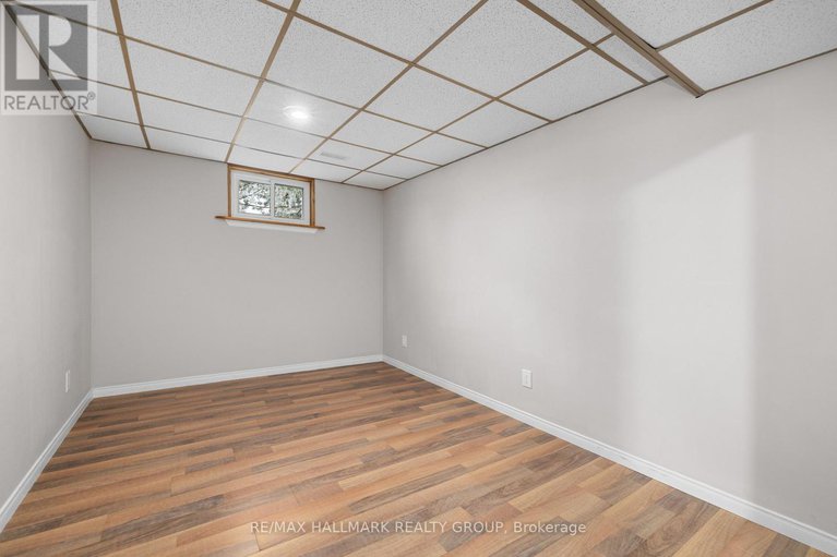 29137387/1050-barnett-drive/cumberland-village/ottawa/ontario/K4C1C7_21