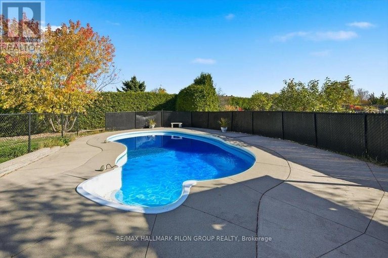 29249194/1147-fieldown-street/cumberland-ridge/ottawa/ontario/K4C1R7_24