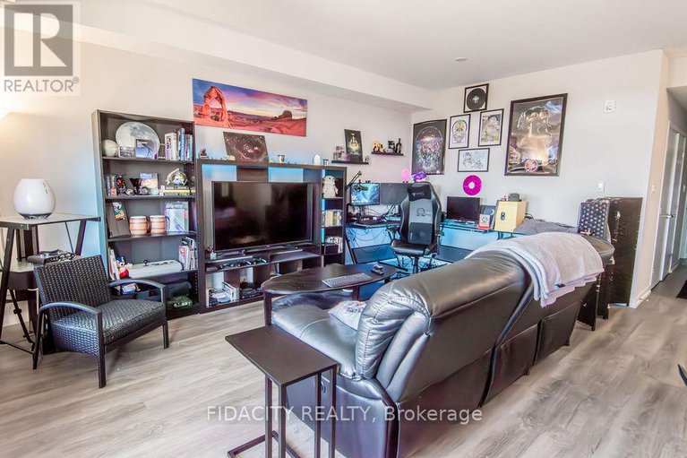 28146054/h-225-citiplace-drive/city-viewskylinefisher-heightsparkwood-hills/ottawa/ontario/K2E0A8_4