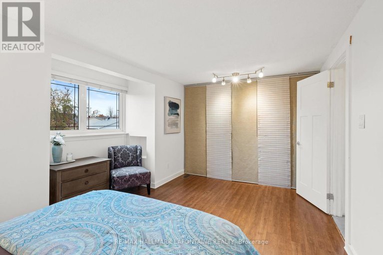 29082379/303-mockingbird-drive/chatelaine-village/ottawa/ontario/K1E2A4_19