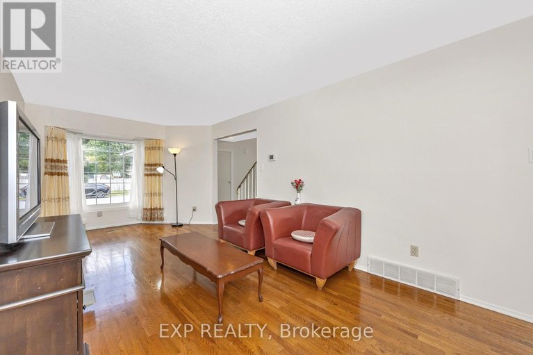 28480509/29-gowrie-drive/glencairnhazeldean/ottawa/ontario/K2L2T5_11