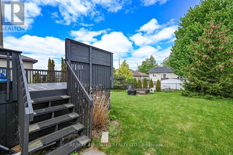 28567614/30-lee-avenue/smiths-falls/smiths-falls/ontario/K7A0A2_29