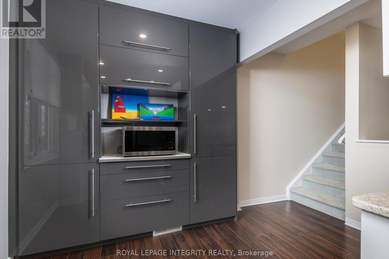 28626251/27-655-richmond-road/woodroffe/ottawa/ontario/K2A3Y3_18