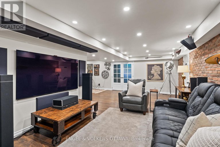 28790851/5557-pettapiece-crescent/manotick-village-manotick-estates/ottawa/ontario/K4M1C5_45
