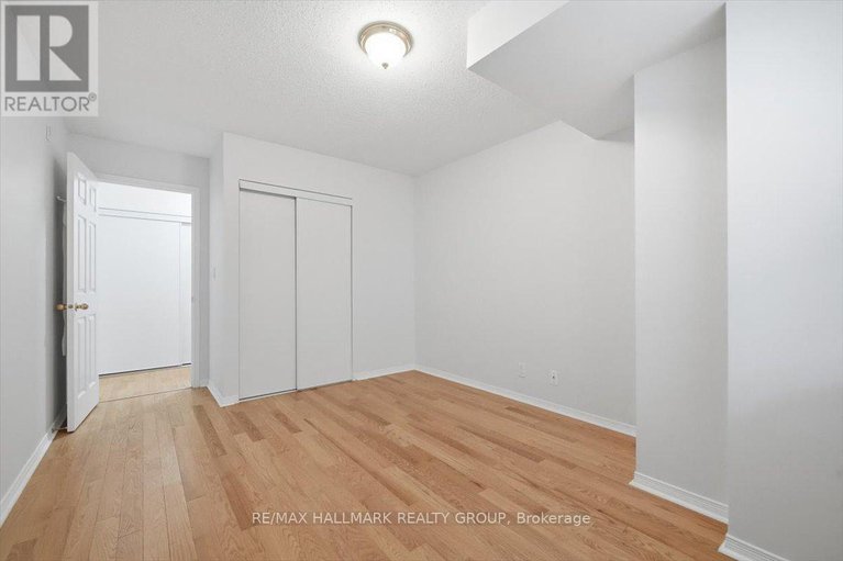 29126396/206-320-centrum-boulevard/bilberry-creekqueenswood-heights/ottawa/ontario/K1E3X9_18