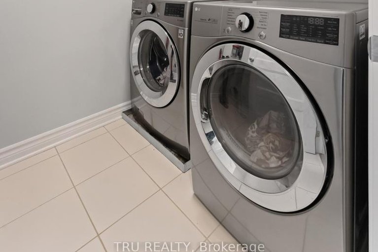 29458298/4031-kelly-farm-drive/blossom-parkkemp-parkfindlay-creek/ottawa/ontario/K1T0R6_26