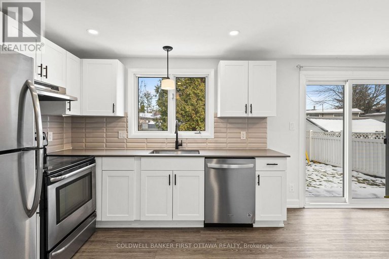 29157123/351-amiens-street/bilberry-creekqueenswood-heights/ottawa/ontario/K1E1P1_9