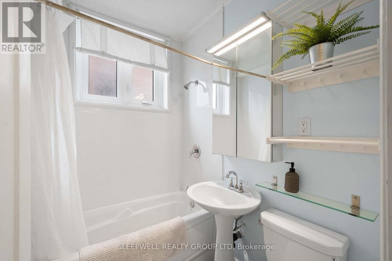 29674699/1a-180-augusta-street/sandy-hill/ottawa/ontario/K1N8C1_21