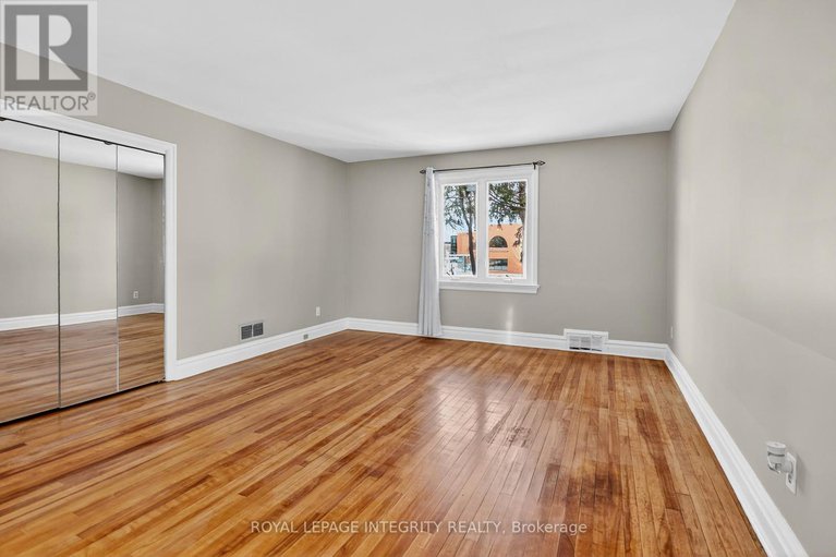 29192840/230-smyth-road/alta-vistafaircrest-heights/ottawa/ontario/K1H5A2_20