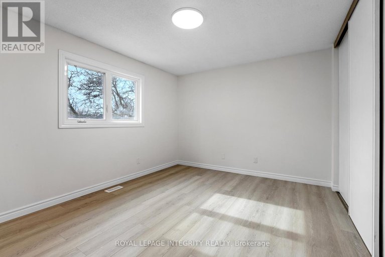 29527327/6368-viseneau-drive/chateauneuf/ottawa/ontario/K1C2J2_19