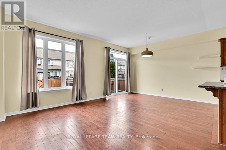 28275402/773-nakina-way/riverside-southgloucester-glen/ottawa/ontario/K1V2J2_5