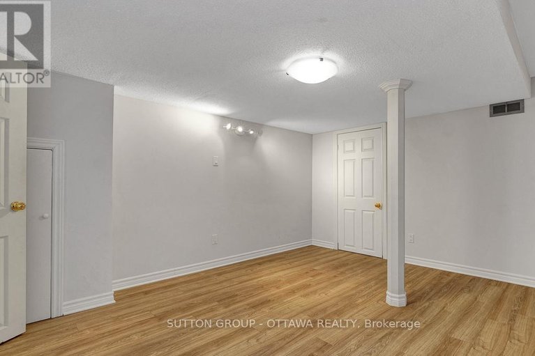 29636036/38-beaver-ridge/city-viewskylinefisher-heightsparkwood-hills/ottawa/ontario/K2E6C7_40