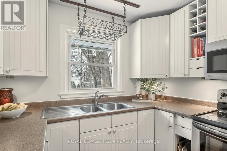 29630933/1314-randall-avenue/alta-vista/ottawa/ontario/K1H7R1_8